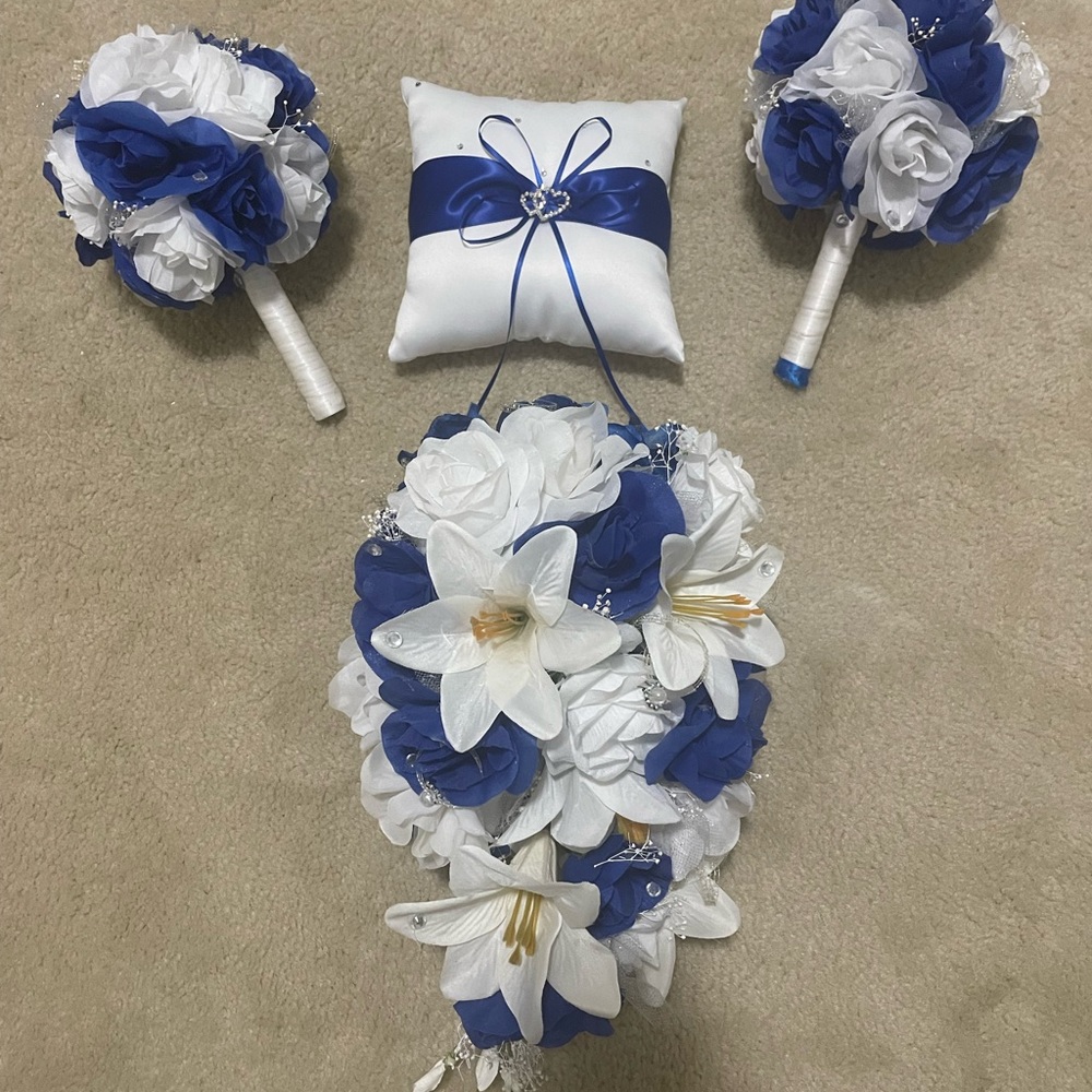 Bridal bouquet, 2 bridesmaids bouquet and ring pillow